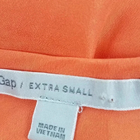 Gap top  - Picture 3 of 3